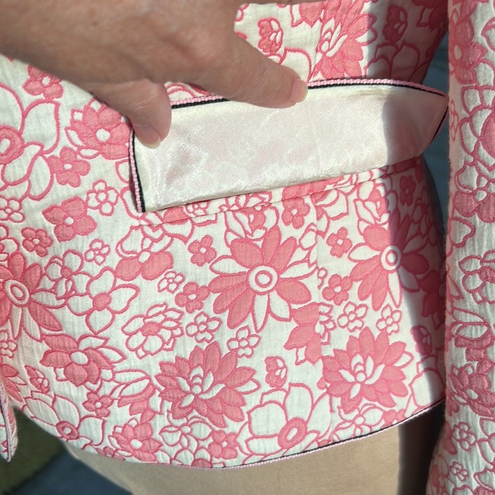 Anne Taylor Loft Blazer. Long Sleeve Faux Pockets Floral Pink & White. Size 6P - Picture 5 of 10